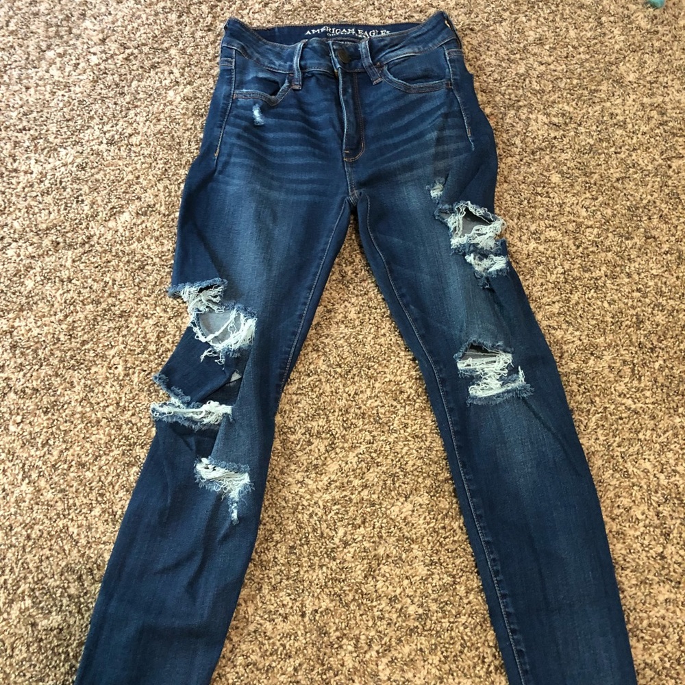 American eagle ripped super stretch jeans!